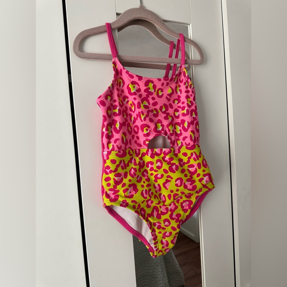 Cat & Jack Little Girl’s Swimsuit in Pink and Yellow Leopard Print One-Piece XS